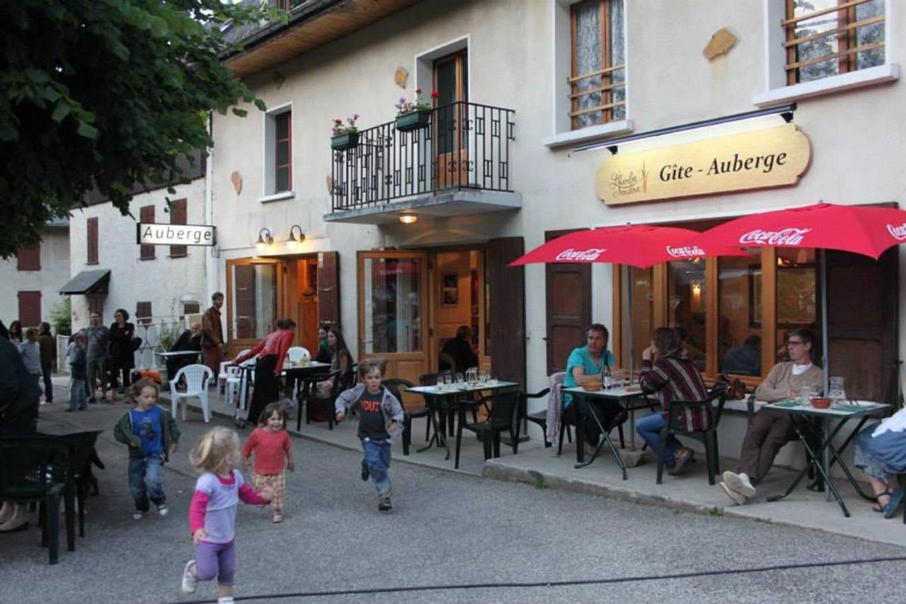 Gite Auberge L'Herbe Tendre Saint-Pierre-dʼEntremont Exteriör bild